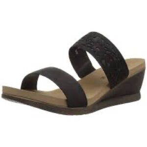 Bearpaw wedge slip on sandals women’s size 10 black